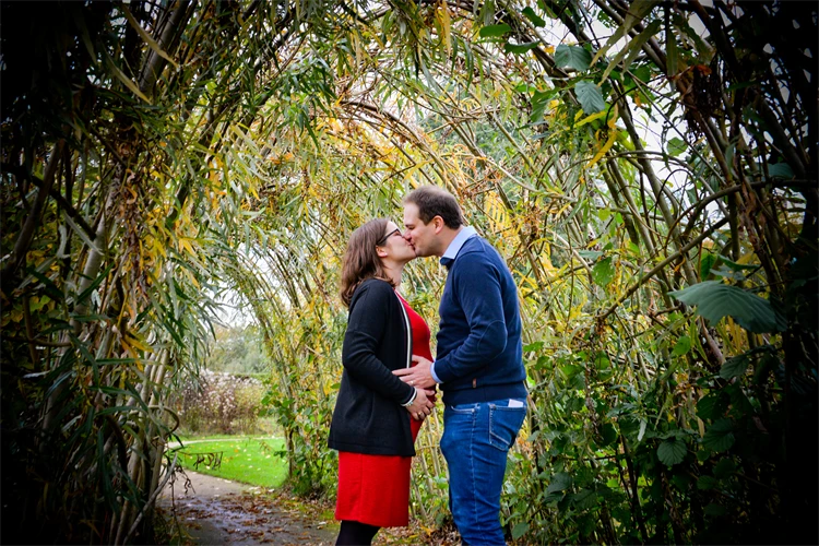 Kobe & Lieselore - baby on the way fotoshoot door Anuja Fotografie